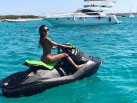 Cristina Buccino w bikini na morzu